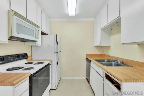 $460,000 | 8620 Via Mallorca, Unit H, La Jolla, CA 92037