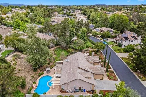 $1,050,000 | 2157 Berwick Woods, Fallbrook, CA 92028