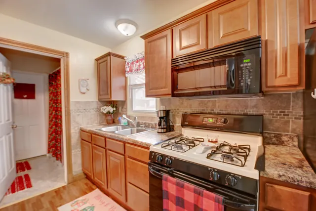 $245,900 | 754 Governor Road, Valparaiso, IN 46385