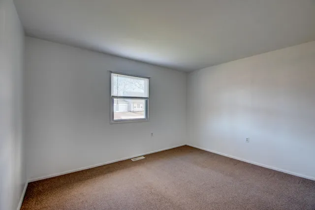 $245,900 | 754 Governor Road, Valparaiso, IN 46385