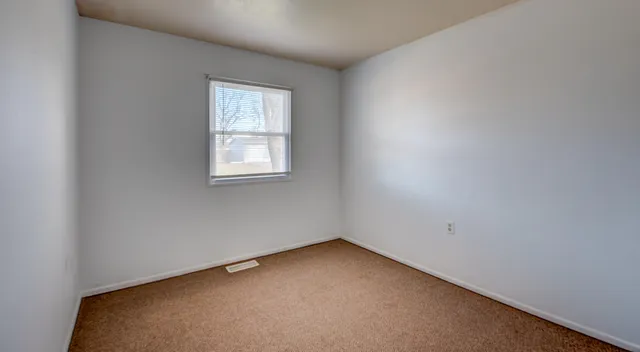 $245,900 | 754 Governor Road, Valparaiso, IN 46385