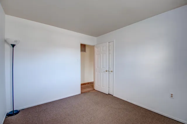 $245,900 | 754 Governor Road, Valparaiso, IN 46385