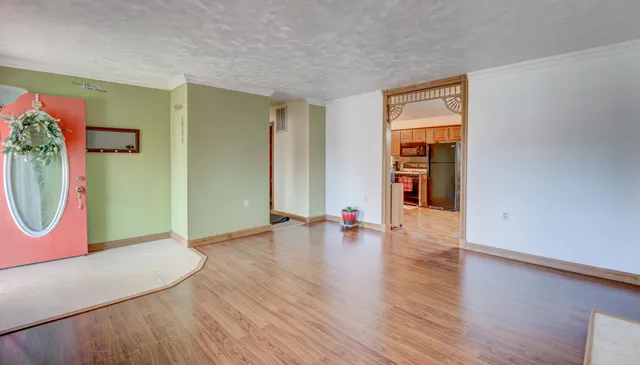 $245,900 | 754 Governor Road, Valparaiso, IN 46385