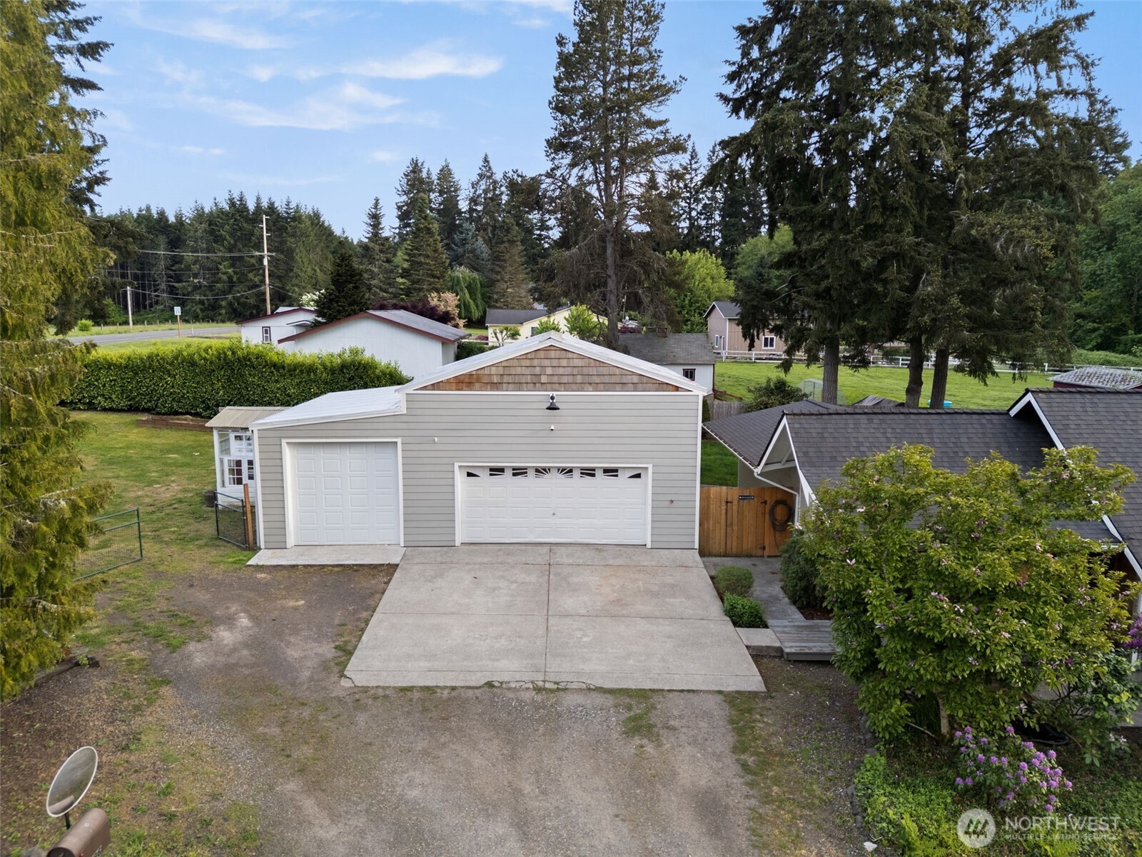 6096 East Collins Road Port Orchard, WA 98366 - Photo 4 of 40