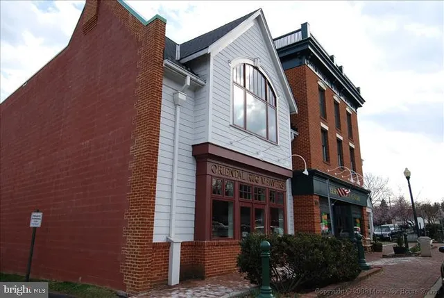 $2,300 | 216 Park Terrace Court Southeast, Unit 98, Vienna, VA 22180