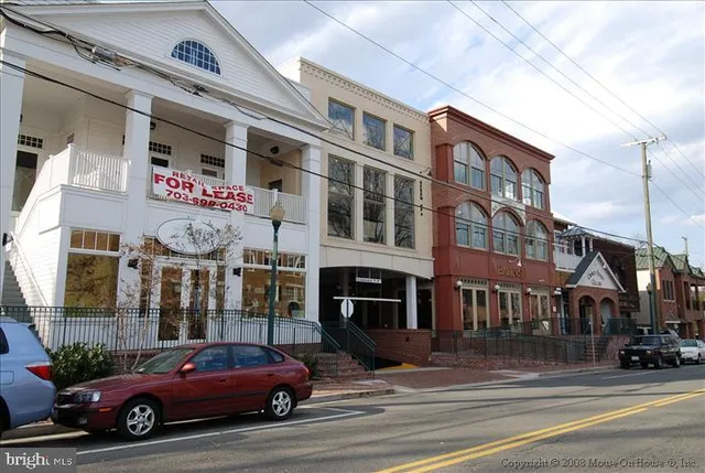 $2,300 | 216 Park Terrace Court Southeast, Unit 98, Vienna, VA 22180