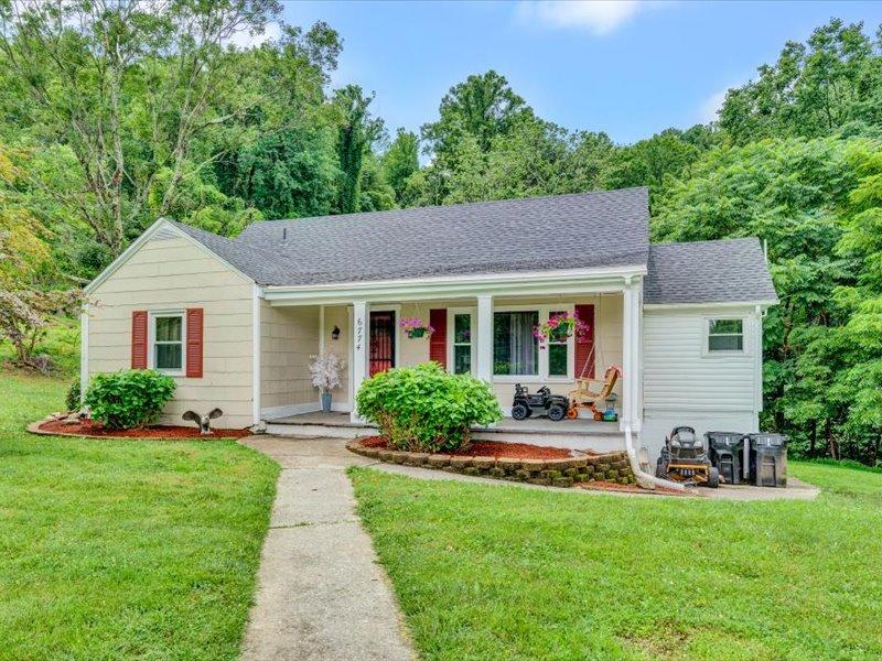 6774 Shingle Ridge Road Roanoke, VA 24018 - Photo 1 of 32 01-062220210092