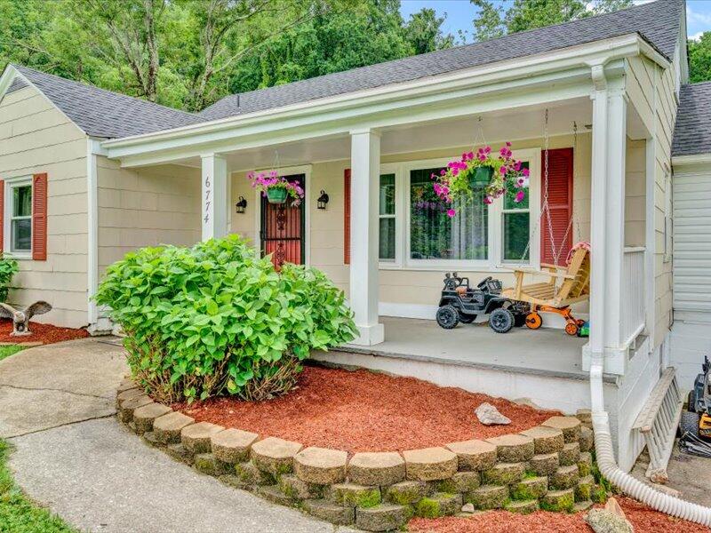 6774 Shingle Ridge Road Roanoke, VA 24018 - Photo 4 of 32 04-062220210095