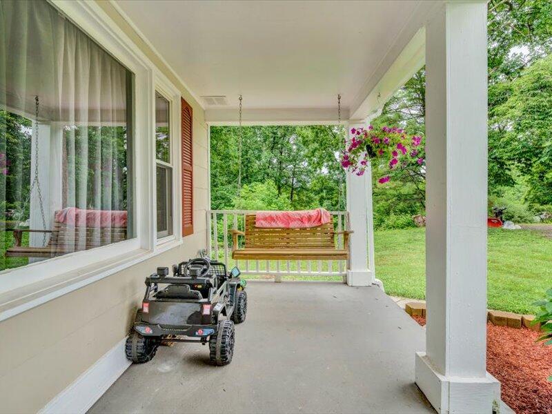 6774 Shingle Ridge Road Roanoke, VA 24018 - Photo 7 of 32 05-062220210090