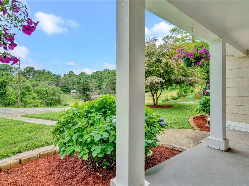 6774 Shingle Ridge Road Roanoke, VA 24018 - Photo 8 of 32 06-062220210091
