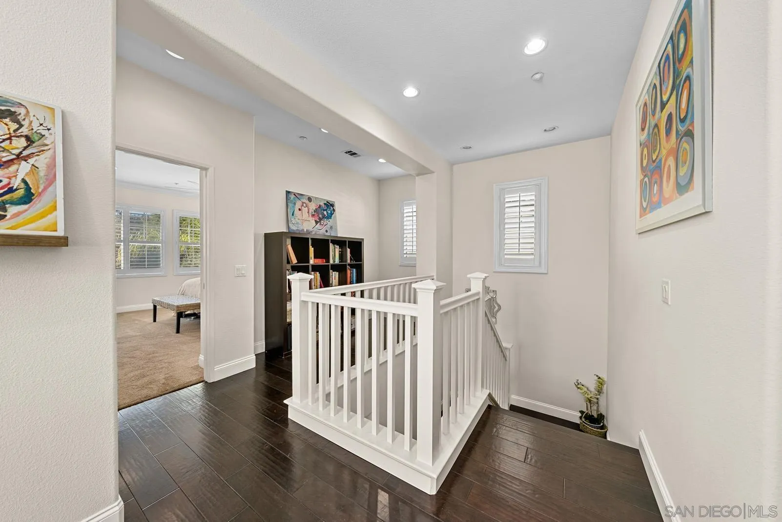558 Beach Street Encinitas, CA 92024 - Photo 14 of 29 a view of livingroom with furniture and workspace