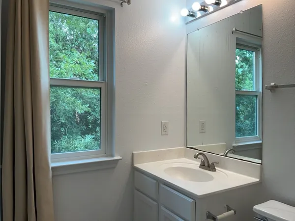 $1,550 | 244 Marvin Cove, Hutto, TX 78634