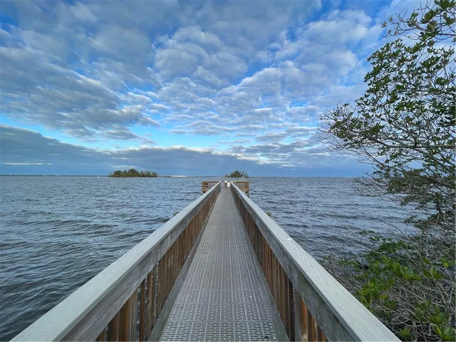 a view of terrace with sky view