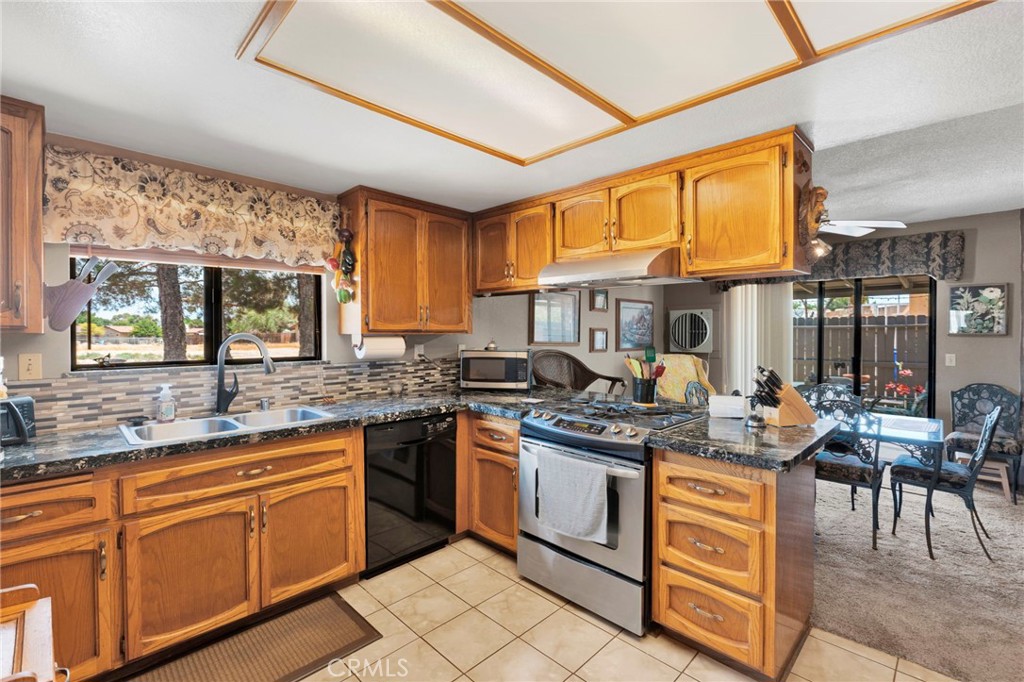 19031 Shoshonee Road Apple Valley, CA 92307 - Photo 16 of 43