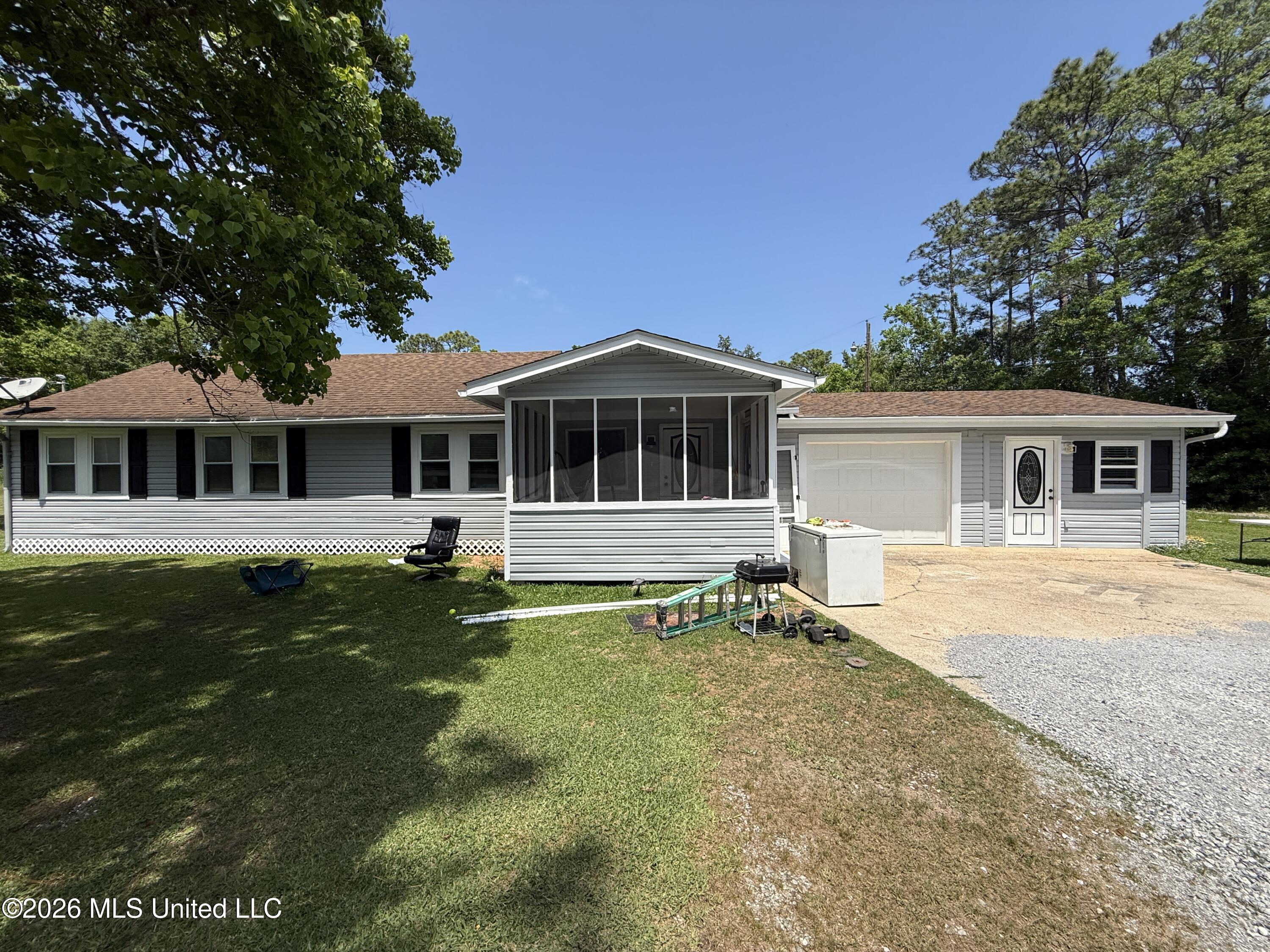 7204 Coda Road Moss Point, MS 39562 - Photo 2 of 20 IMG_8212