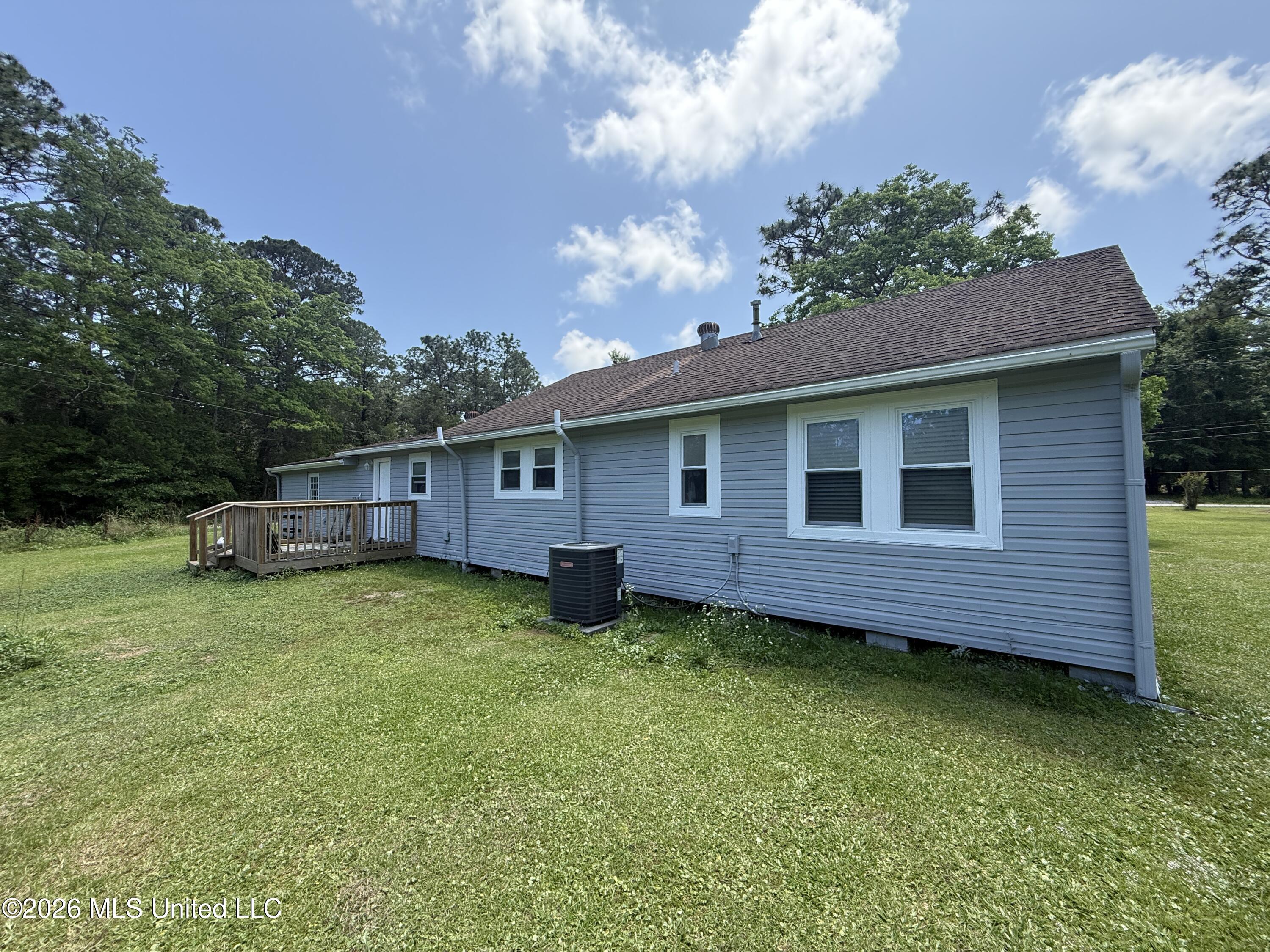 7204 Coda Road Moss Point, MS 39562 - Photo 4 of 20 IMG_8210