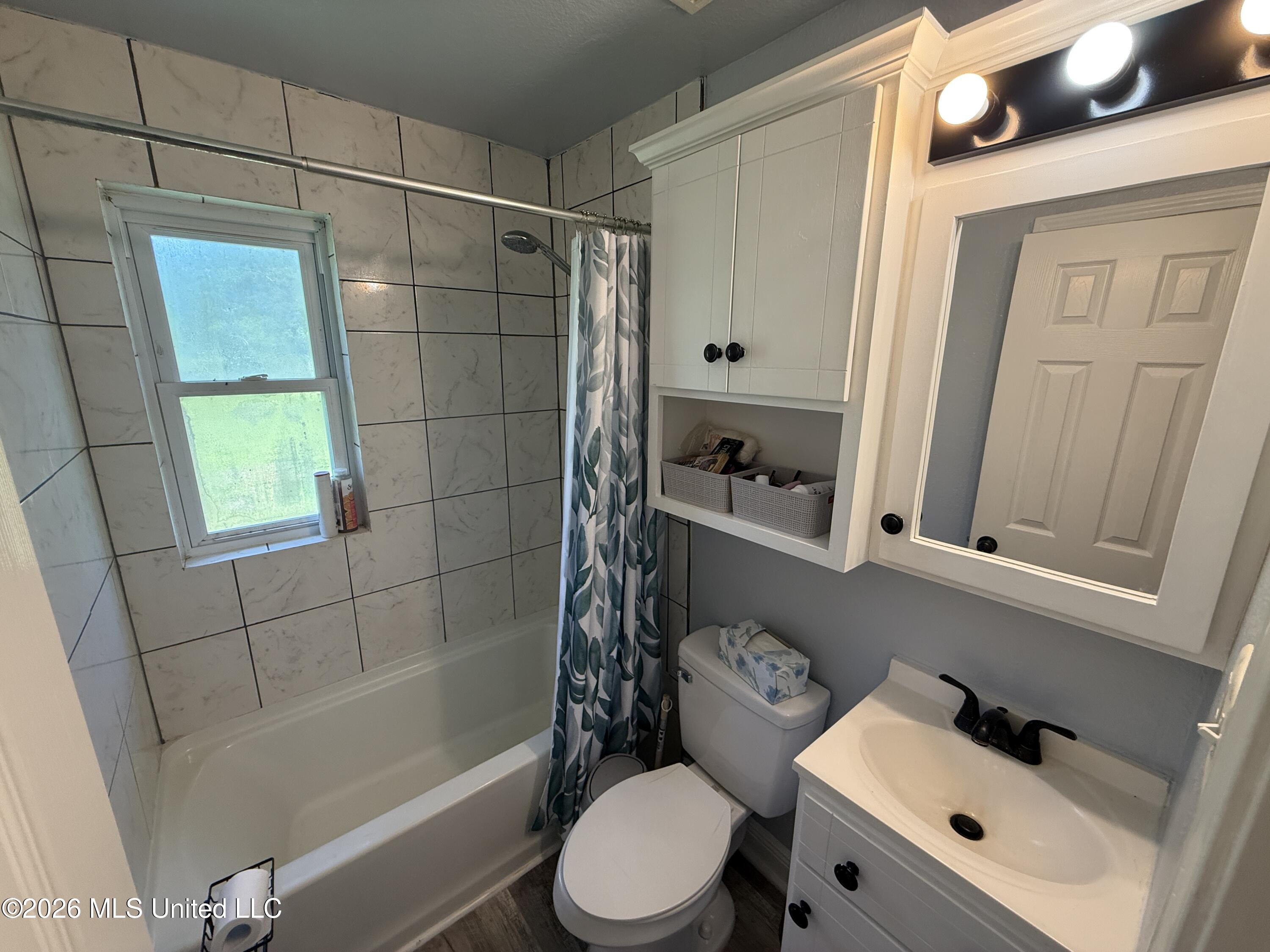 7204 Coda Road Moss Point, MS 39562 - Photo 10 of 20 IMG_8204