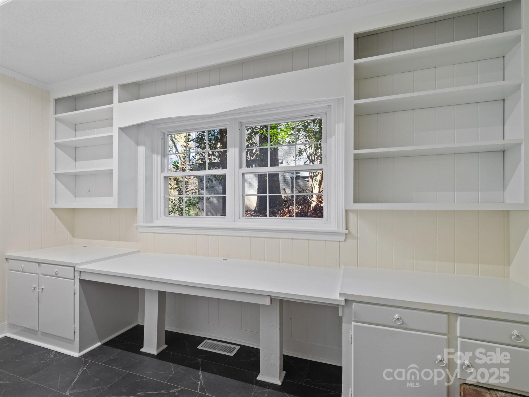 2111 Sagamore Road Charlotte, NC 28209 - Photo 34 of 48 a workspace with a window
