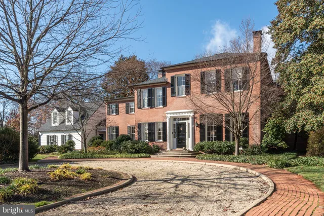 $2,450,000 | 616 Fort Williams Parkway, Alexandria, VA 22304