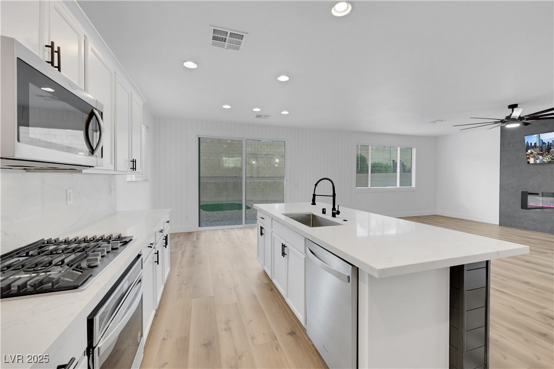 8043 Tank Loop Street Las Vegas, NV 89166 - Photo 2 of 35