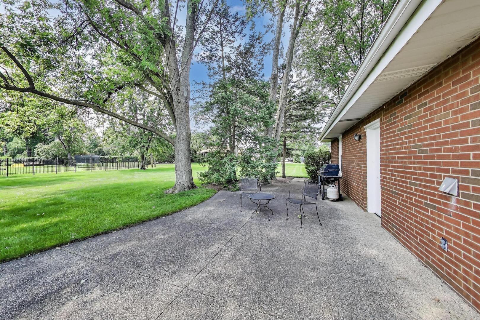 2300 Landwehr Road Northbrook, IL 60062 - Photo 31 of 36