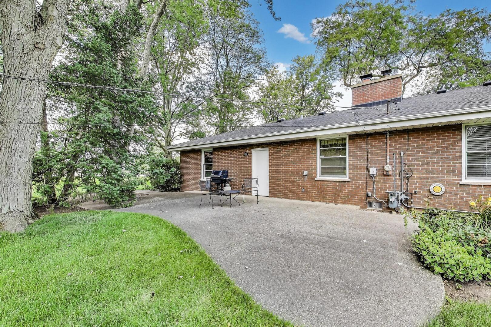 2300 Landwehr Road Northbrook, IL 60062 - Photo 32 of 36