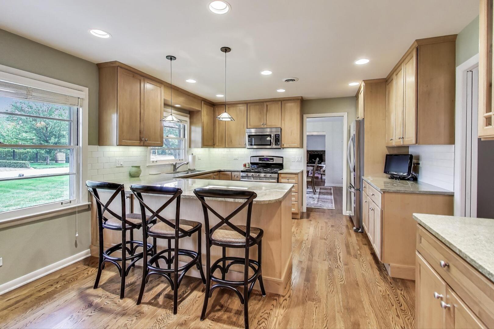 2300 Landwehr Road Northbrook, IL 60062 - Photo 9 of 36