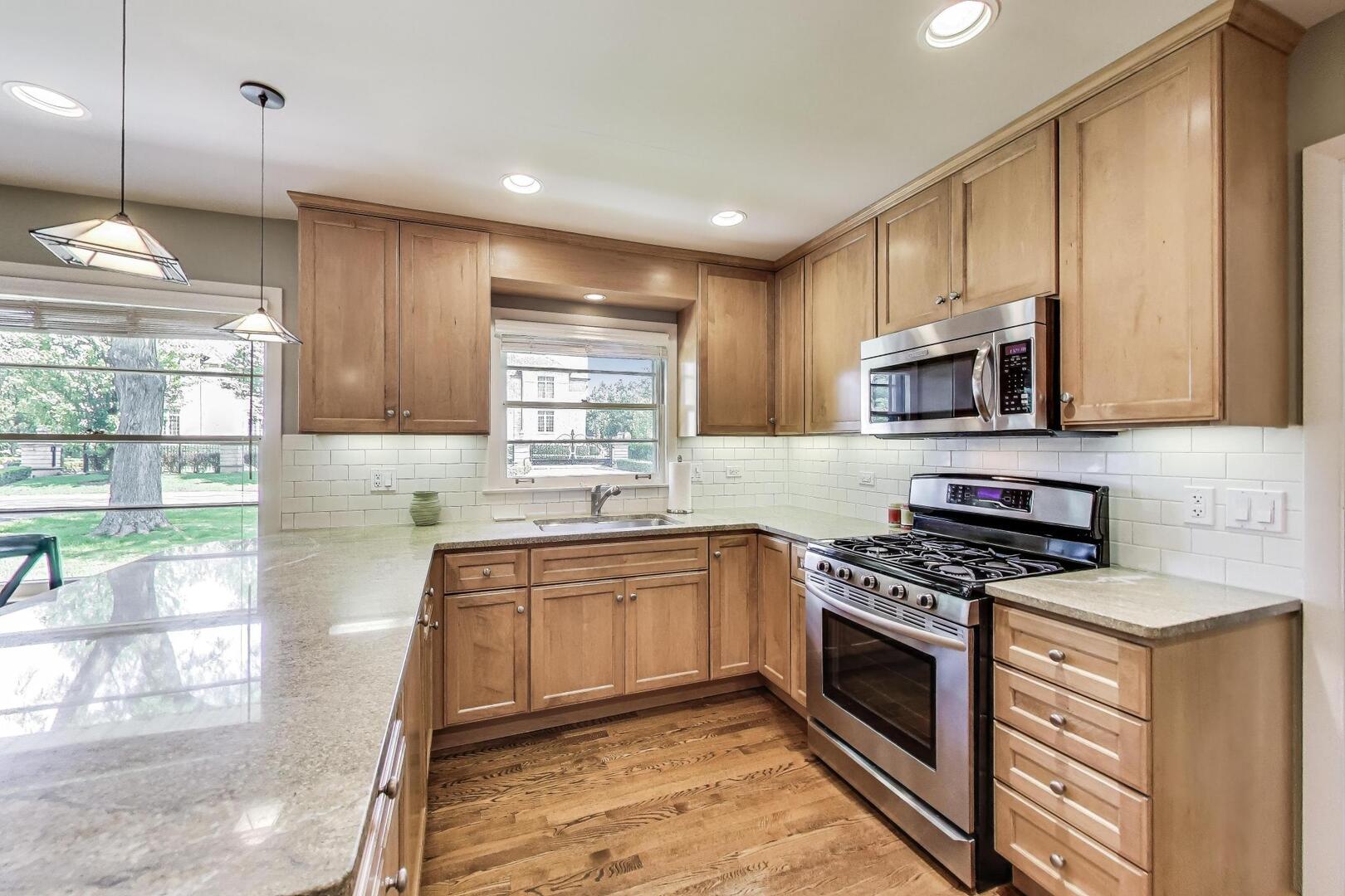 2300 Landwehr Road Northbrook, IL 60062 - Photo 10 of 36