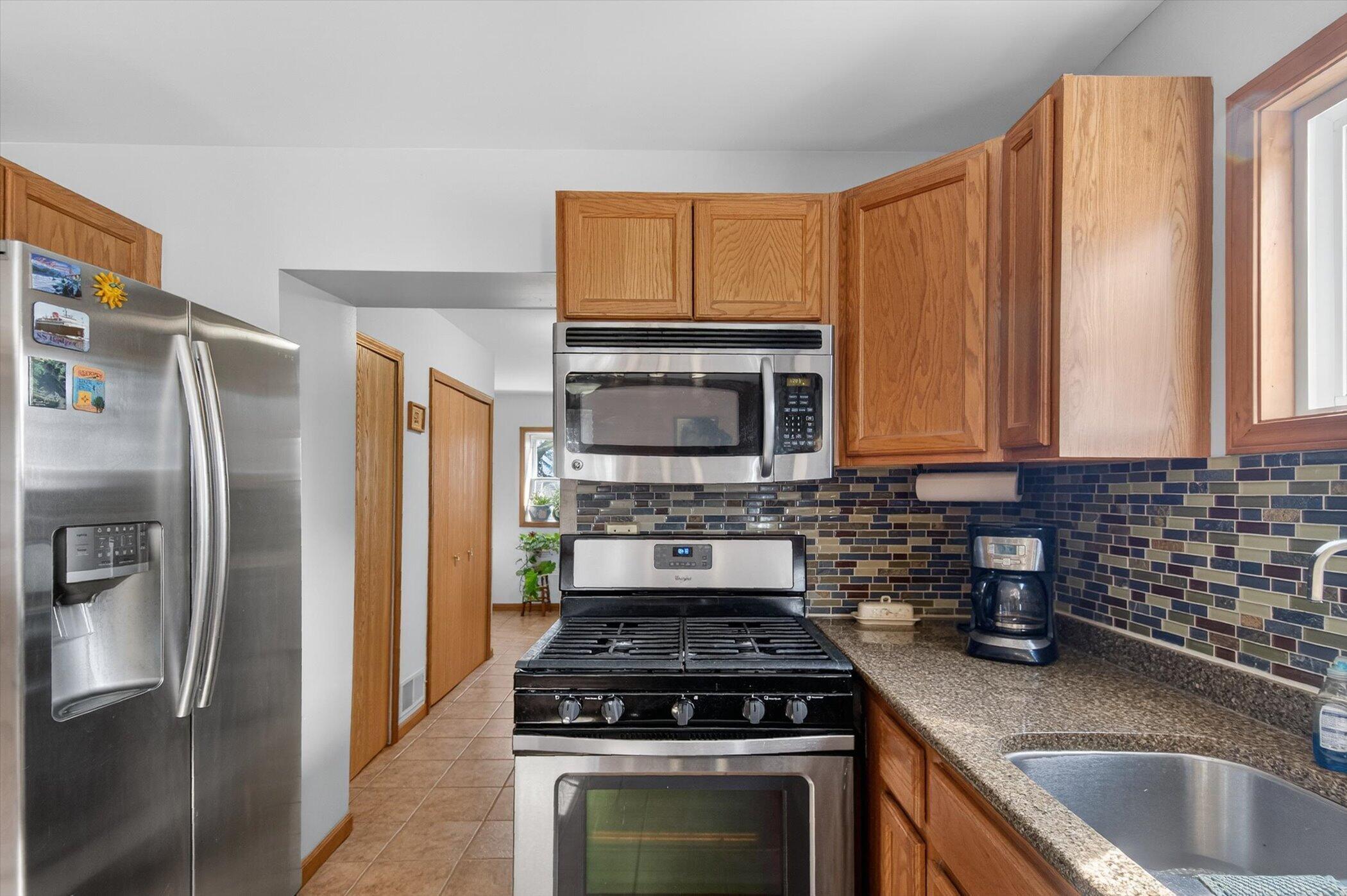 7001 Jefferson Road Brooklyn, MI 49230 - Photo 14 of 49 14-7001 Jefferson Rd Brooklyn-Windowstil