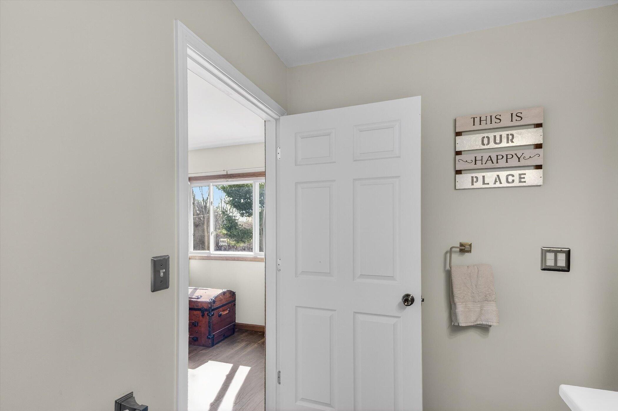 7001 Jefferson Road Brooklyn, MI 49230 - Photo 23 of 49 23-7001 Jefferson Rd Brooklyn-Windowstil