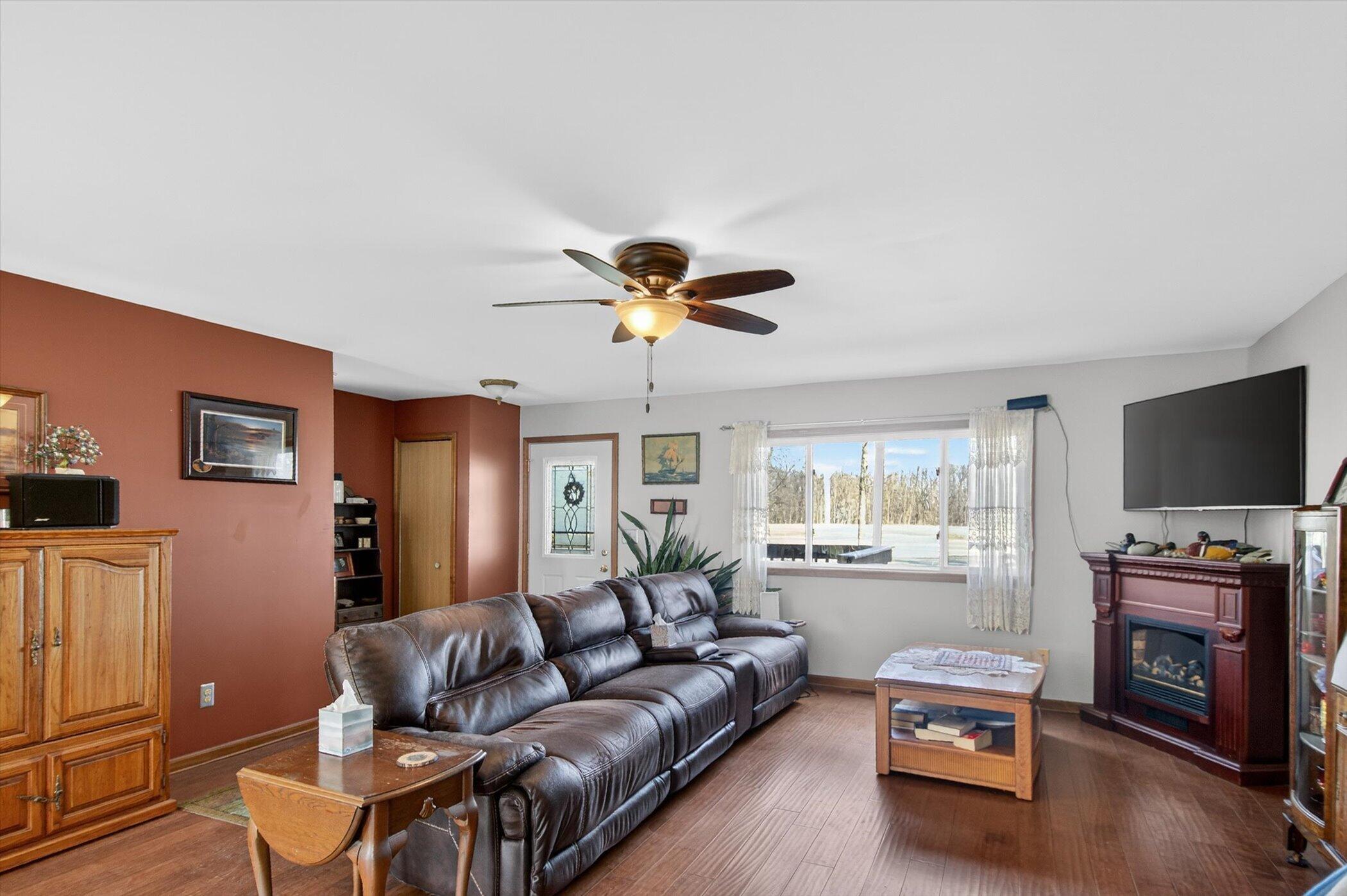 7001 Jefferson Road Brooklyn, MI 49230 - Photo 9 of 49 09-7001 Jefferson Rd Brooklyn-Windowstil