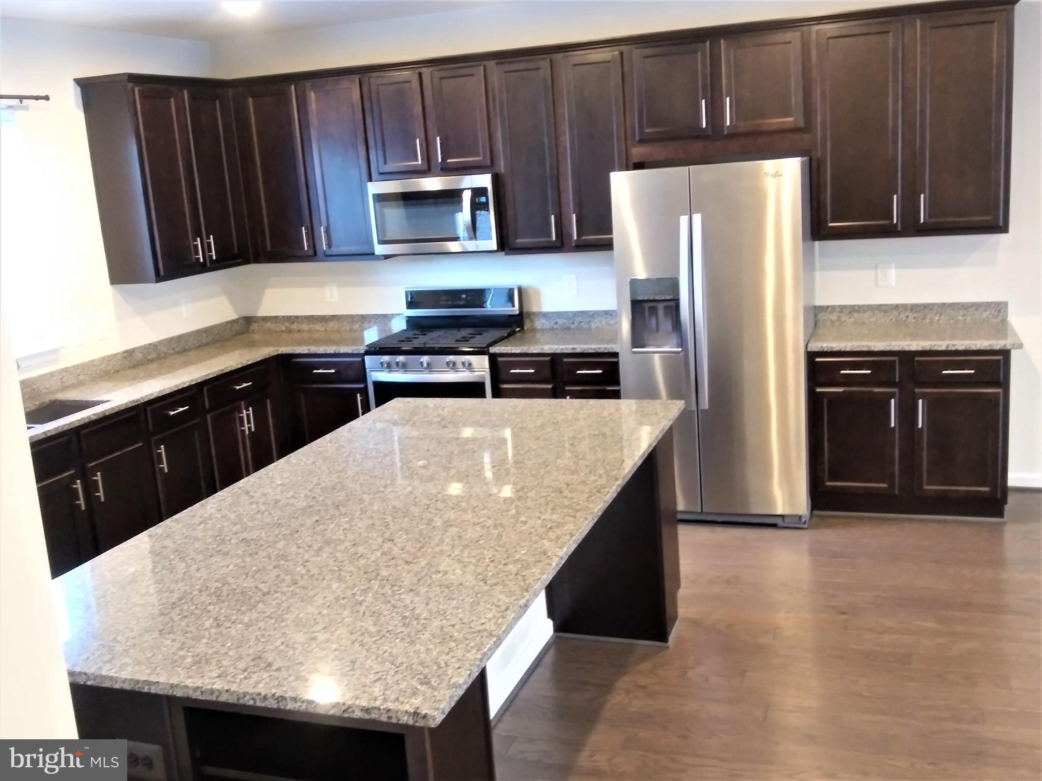 8016 Clovis Way Hanover, MD 21076 - Photo 6 of 41 Oversize Island