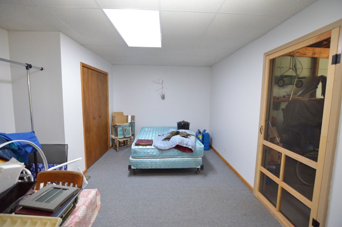 6226 Wallaker Road Benzonia, MI 49616 - Photo 25 of 29 1867142-24.JPG