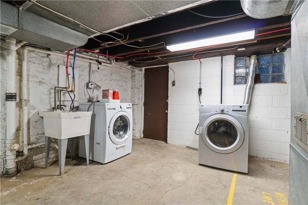 523 Alpine Avenue Pittsburgh, PA 15212 - Photo 27 of 29 a utility room with dryer and washer