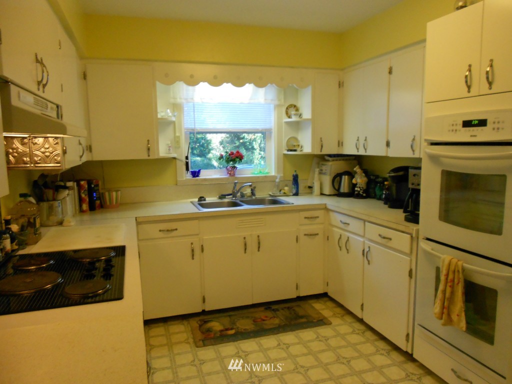 321 Holcomb Road Kelso, WA 98626 - Photo 3 of 14 Gallery Image 3