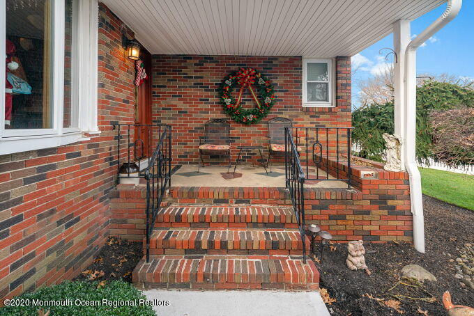 573 Lloyd Road Aberdeen, NJ 07747 - Photo 2 of 23 l6