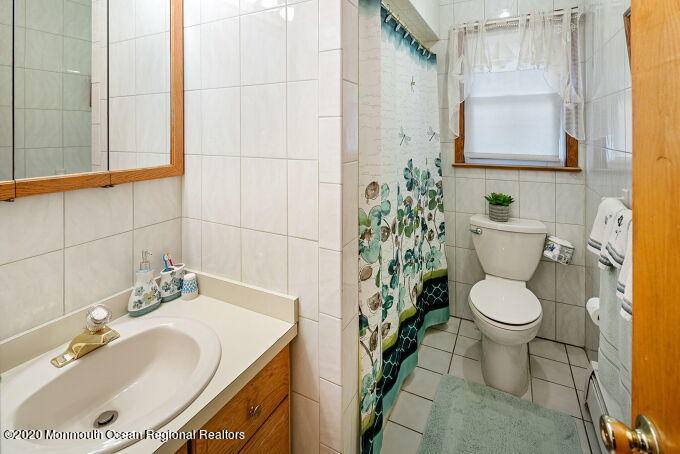 573 Lloyd Road Aberdeen, NJ 07747 - Photo 12 of 23 l16