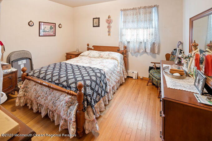 573 Lloyd Road Aberdeen, NJ 07747 - Photo 14 of 23 l13