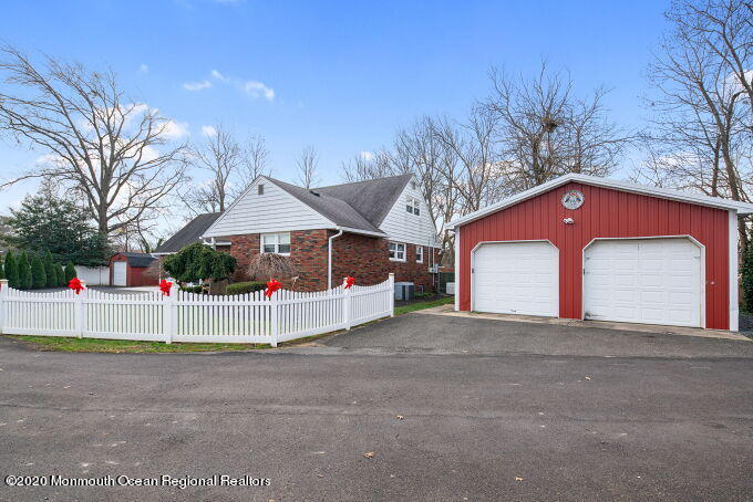 573 Lloyd Road Aberdeen, NJ 07747 - Photo 4 of 23 l4
