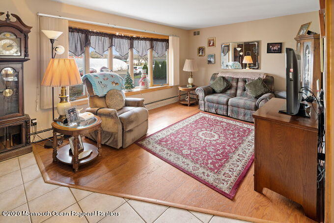 573 Lloyd Road Aberdeen, NJ 07747 - Photo 6 of 23 l8