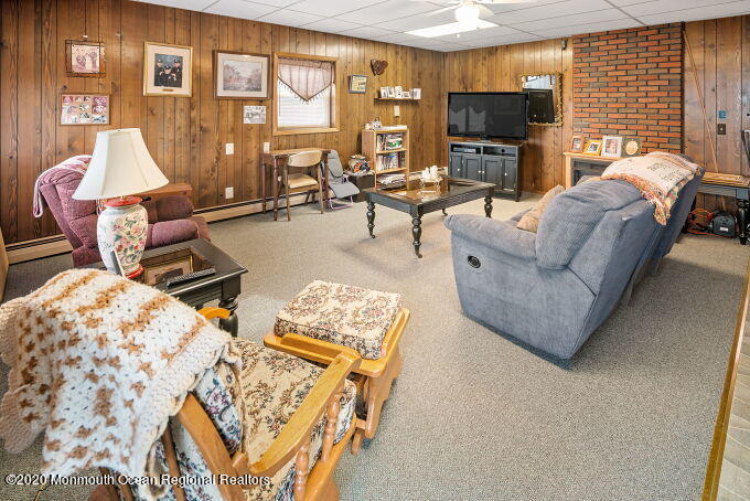 573 Lloyd Road Aberdeen, NJ 07747 - Photo 10 of 23 l17