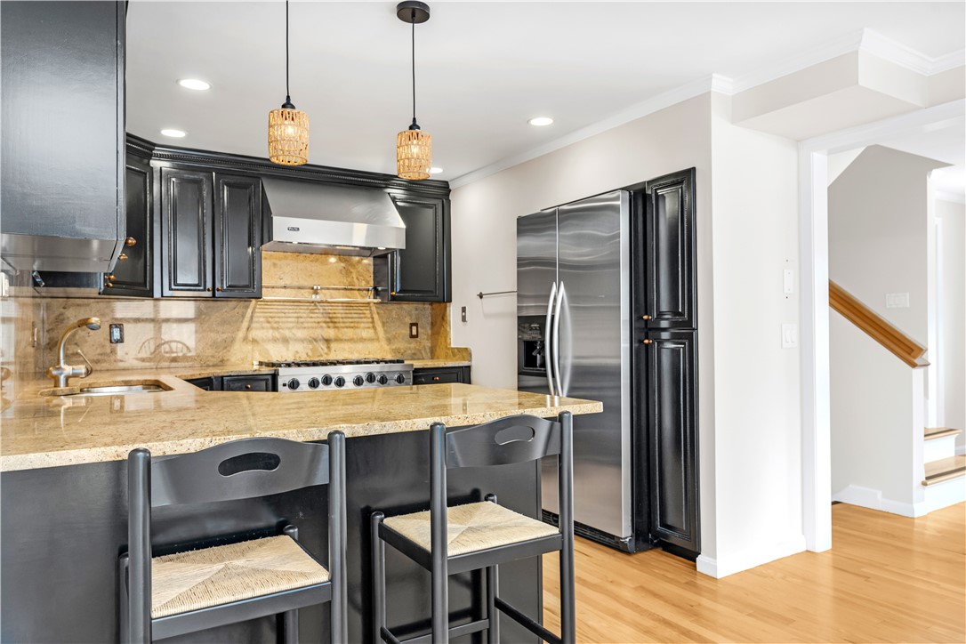 22 Miles Avenue, Unit 1 Providence, RI 02906 - Photo 4 of 32