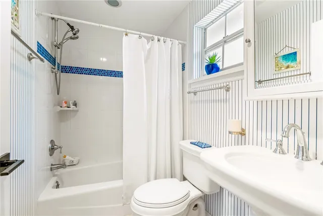 $8,500 | 1215 Winding Oaks Circle East, Unit 406, Vero Beach, FL 32963