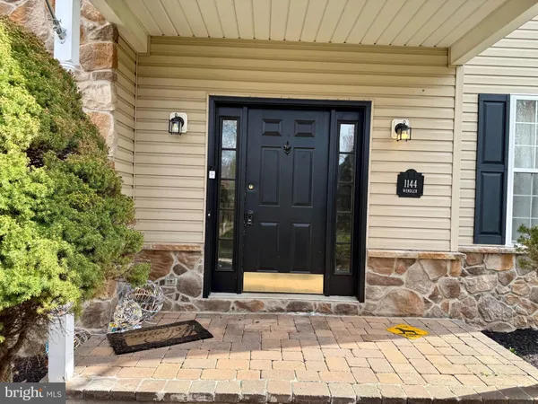a view of entrance door of the house