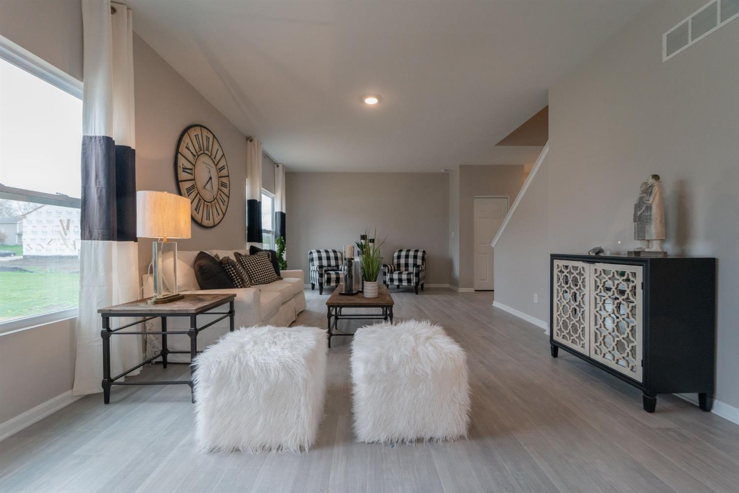 8665 Burr Rdg Circle Crown Point, IN 46307 - Photo 5 of 21 a living room with furniture