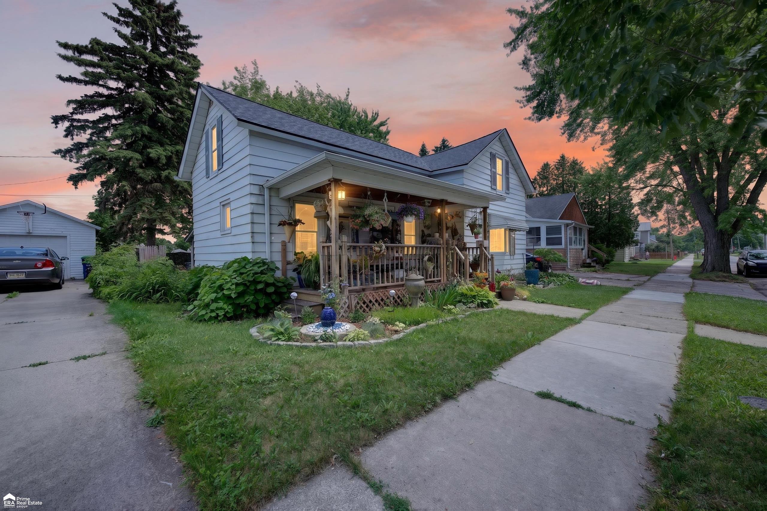 1409 Stanton Street Bay City, MI 48708 - Photo 1 of 34