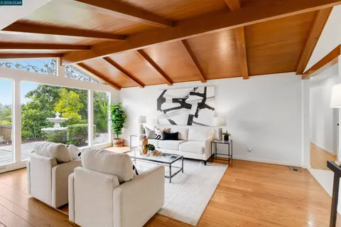 $1,880,000 | 61 Sullivan Drive, Moraga, CA 94556