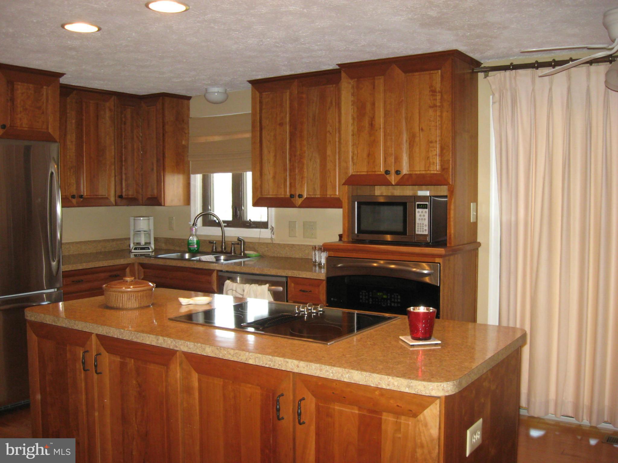 19699 North Snow Hill Manor Road Lexington Park, MD 20653 - Photo 6 of 29 Kitchen-cherry cabinets, SS appliances