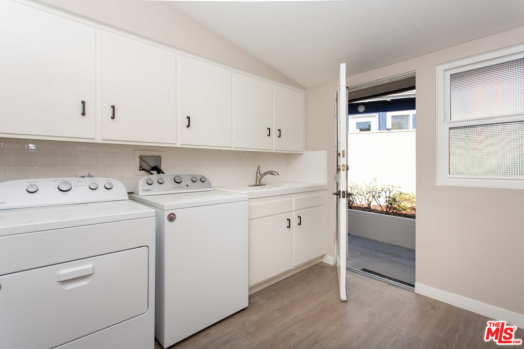 317 Redlands Street Playa del Rey, CA 90293 - Photo 29 of 34 Gallery Image 29