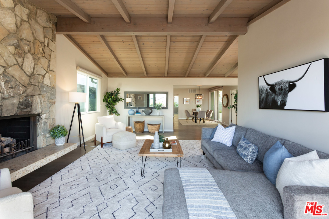 317 Redlands Street Playa del Rey, CA 90293 - Photo 9 of 34 Gallery Image 9